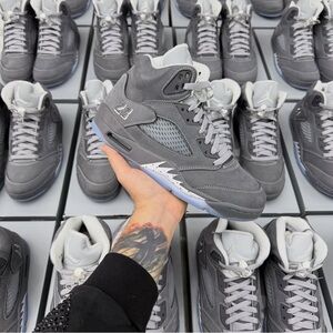 Worn Jordan Retro 5 “Wolf Grey” Sz 9.5 (NO BOX)